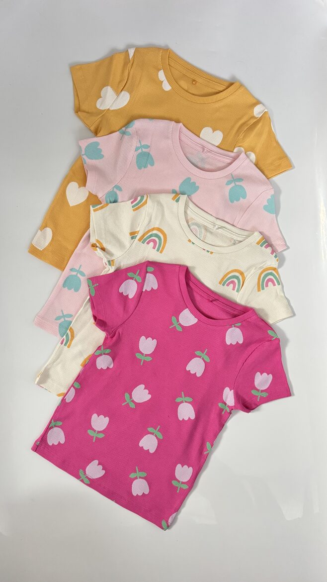 4 gab. ribbed krekliņi ar mīlīgiem printiem