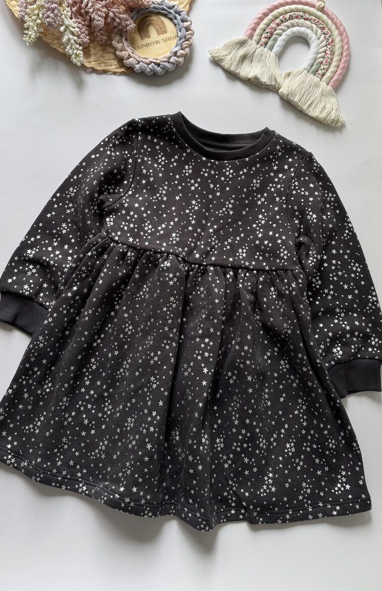 Džemperkleita ar sudraba zvaigznītēm