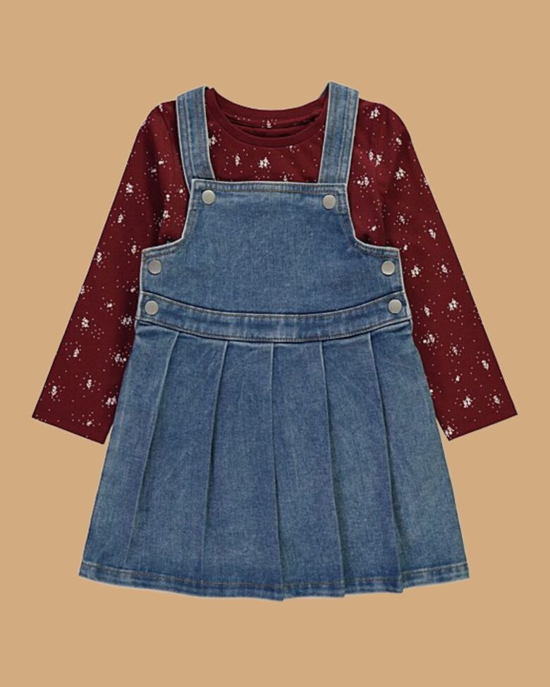 Džinsa sarafāns ar burgundijas garroku krekliņu 