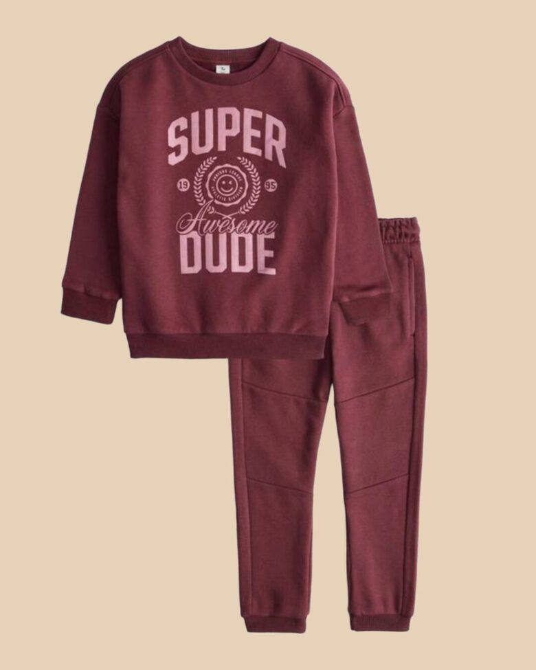 Burgundijas sporta kostīms “Super dude”