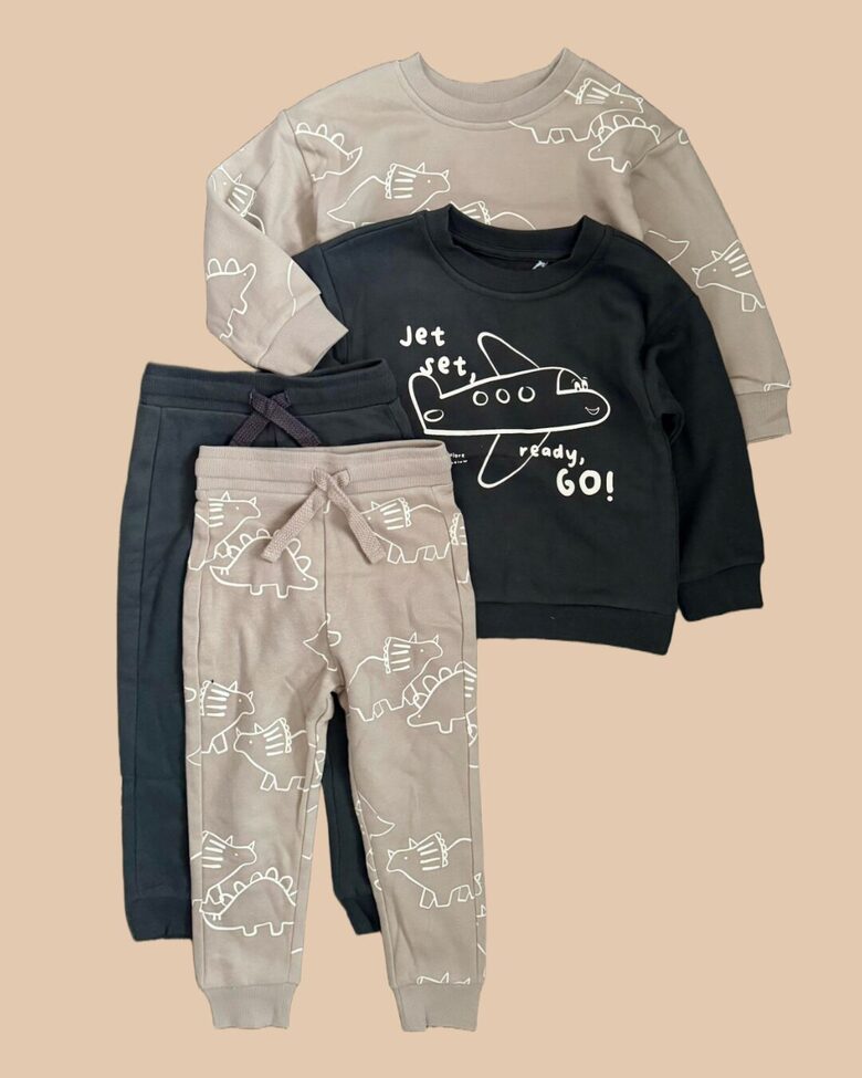 Brīvā laika kostīmi “Dino, lidmašīna” (2 džemperi + 2 treniņbikses)