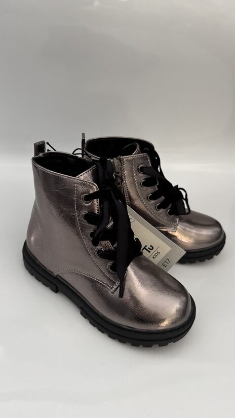 Metāliska spīduma starpsezonas zābaki