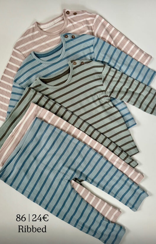 3 gab. Ribbed kostīmi “Strīpiņas”