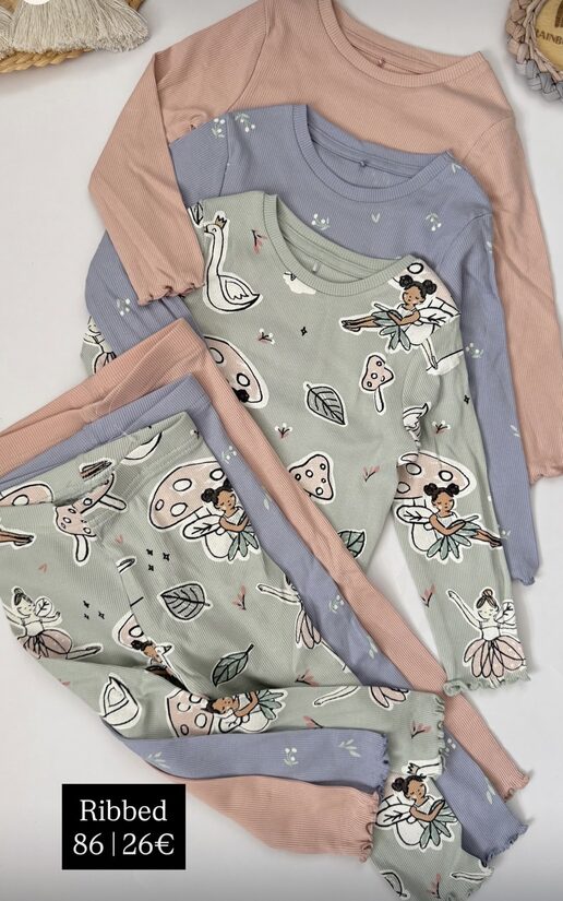 Ribbed komplekts (3 garroku krekliņi + 3 legingi)