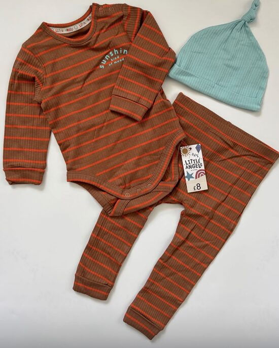 Ribbed brūns kostīms 