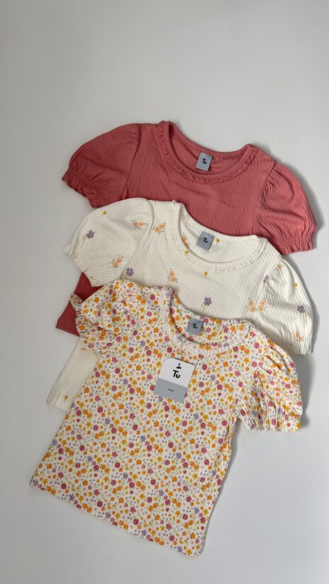 3 gab. ribbed T-krekli ar ziediem 