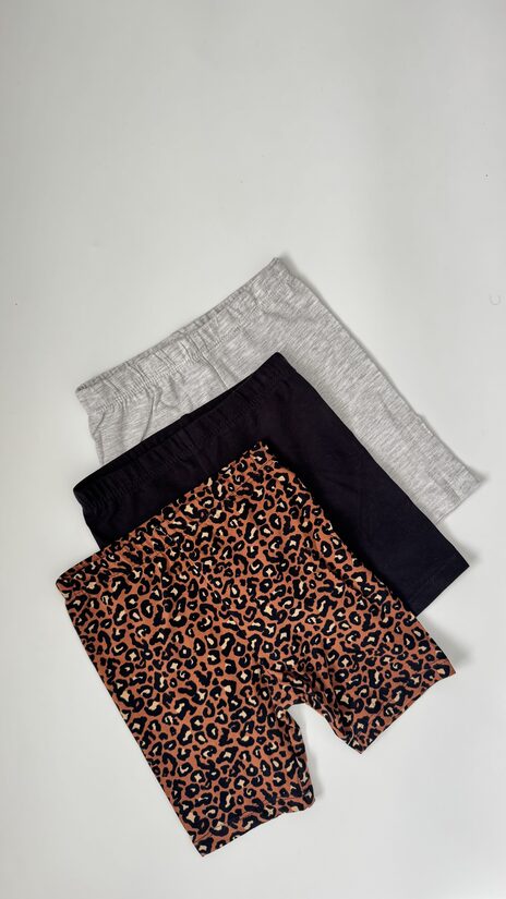 3 gab. legingšorti “Leopards”
