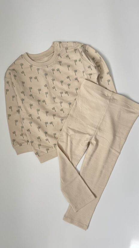 Bēšs kostīms “Palmiņas”