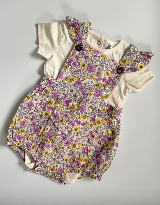 Īsroku bodijs + puķains romperis