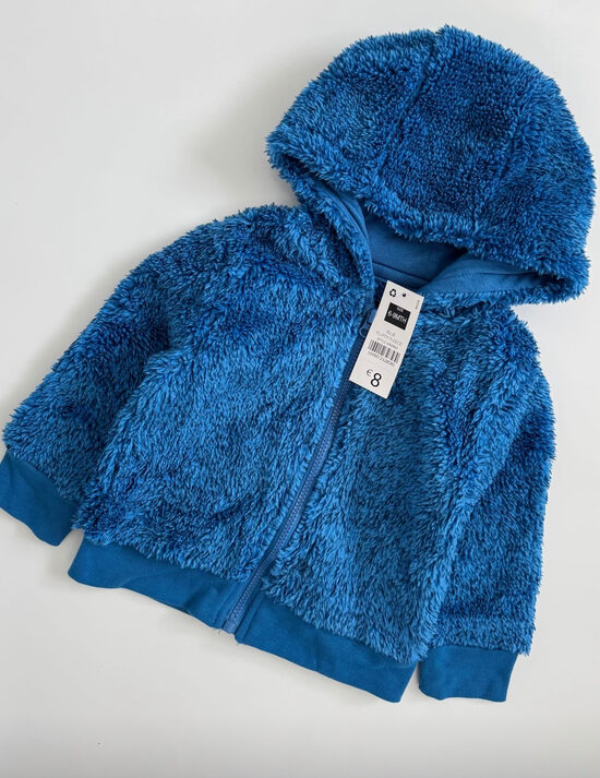 Plīša jaka ar kapuci 