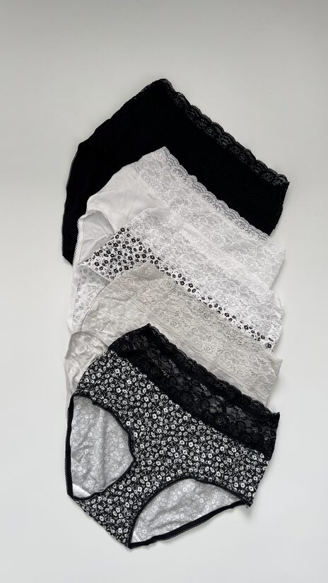 5 gab.  “Full briefs” apakšbikses ar mežģīni 