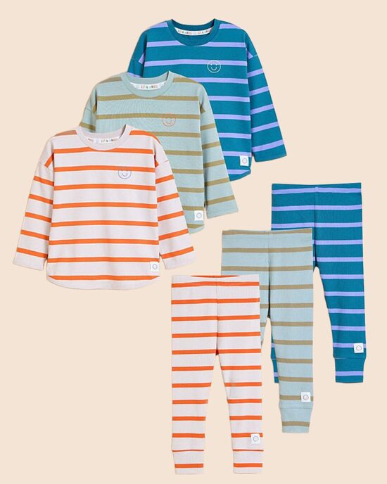 Komplekts svītrainos dizainos