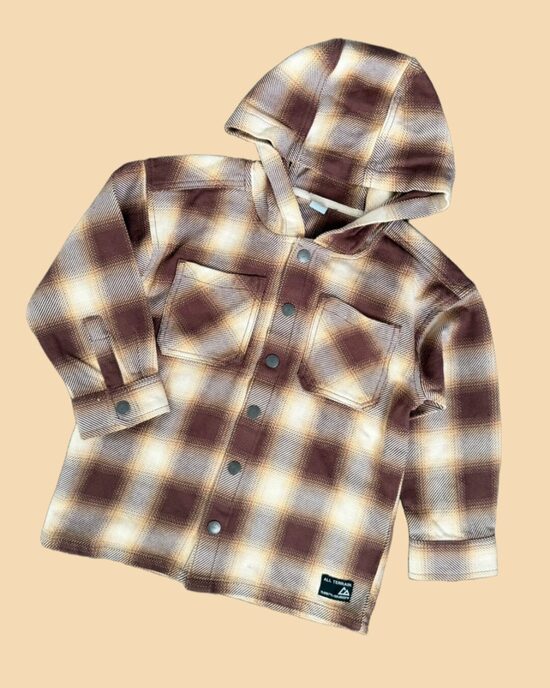 Rūtaina jaka ar kapuci 