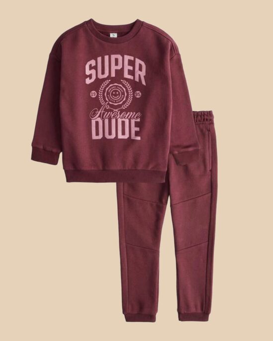 Burgundijas sporta kostīms “Super dude”