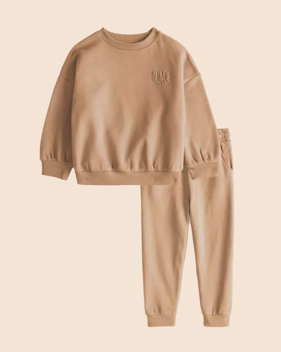 Karameļu brūns sporta kostīms