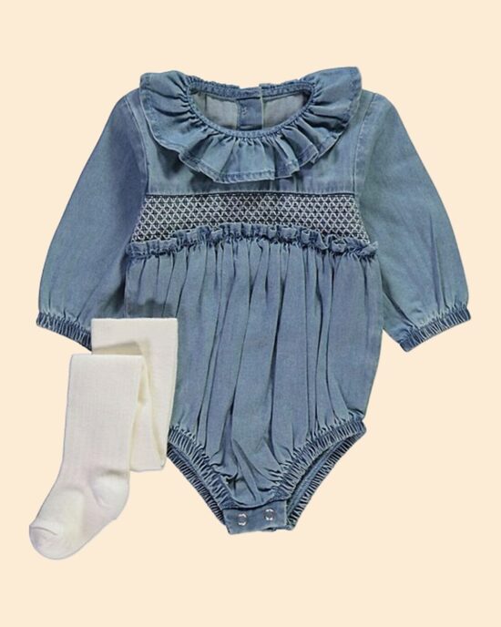 Plāna džinsa romperis + baltas zeķubikses 